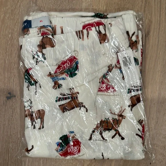 NWT Old Navy Festive Reindeer Pajama Pants - Picture 4 of 6